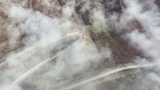 青海互助北山秋景雪山云雾航拍视频