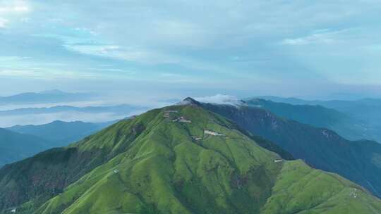 大气山峰森林航拍山川云海山脉壮丽山河风光