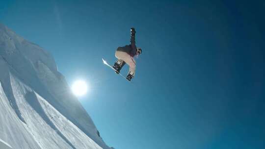 滑雪运动花式滑雪跳跃滑雪视频素材模板下载