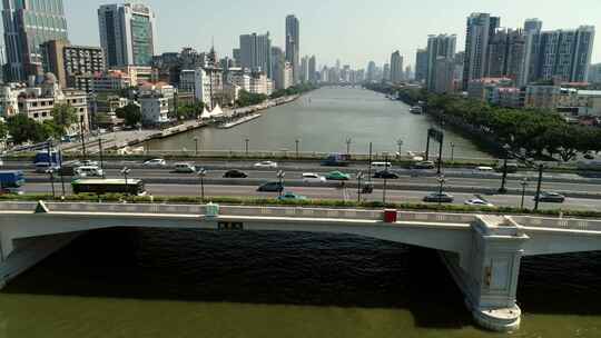 中国广州沙面岛，沿岛河畔空中，现代城市一