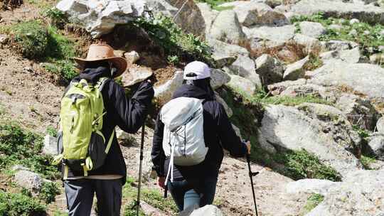 户外徒步登山