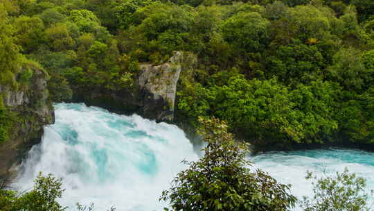 新西兰胡卡瀑布