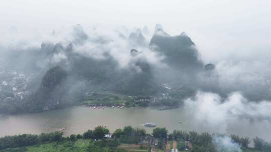 航拍广西桂林烟雨漓江水墨画