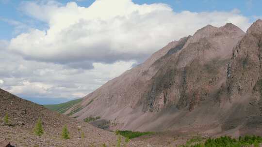 巍峨的高山