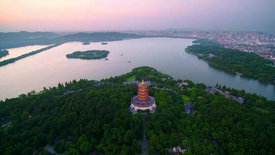 航拍夕阳杭州著名景点西湖风景区雷峰塔