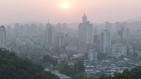 城市高楼大厦 夕阳下的城市