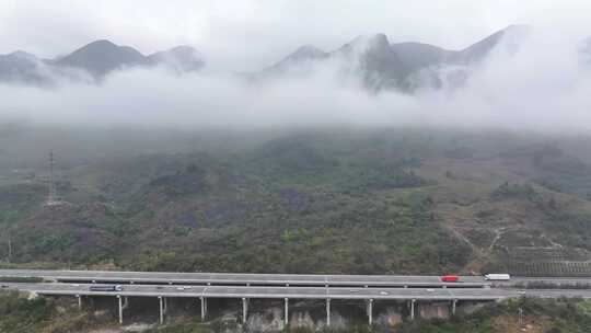 航拍穿梭广东粤北山区的高速公路