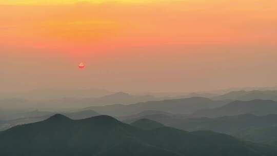 航拍夕阳黄昏山脉千里江山图群山火烧