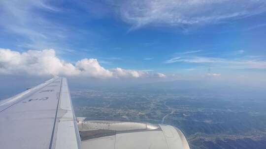 四川航空飞机窗外云景陆地风光