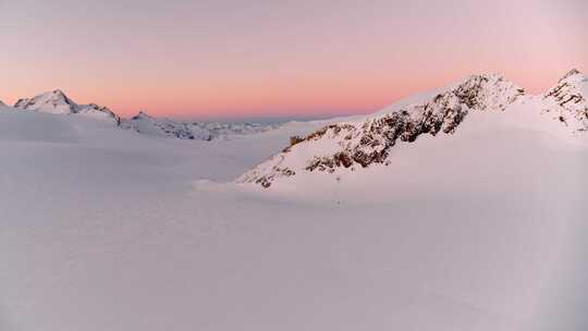 航拍山脉雪山