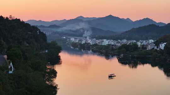 江西上饶婺源月亮湾游船日落晨雾航拍