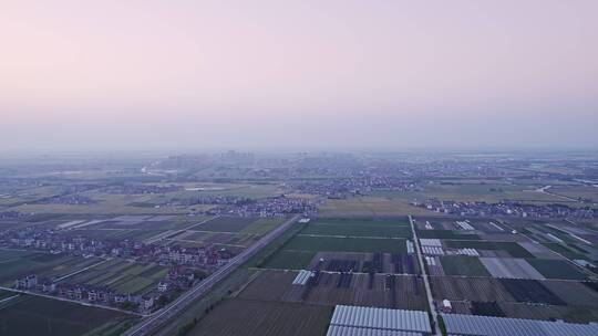 日落黄昏大型农场自然风景