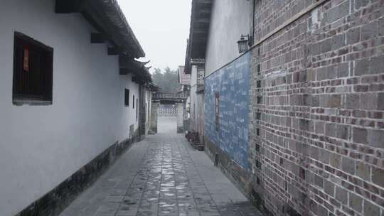 穿行在古镇老街小巷