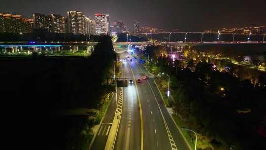 杭州滨江区闻涛路秋石高架路夜晚夜景航拍车