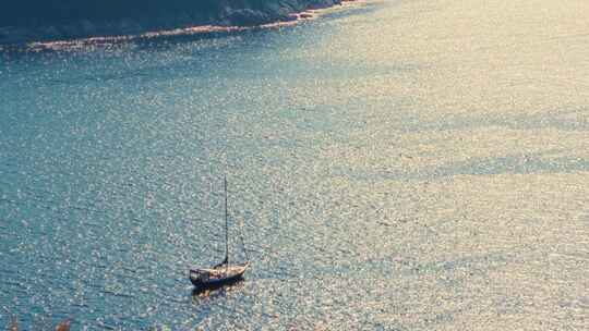 普吉岛日落海边海上帆船氛围感空镜