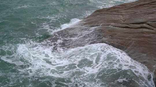 大梅沙浪涛拍岸海景实拍