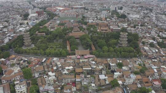 泉州开元寺东西塔特写西街钟楼航拍市区大景