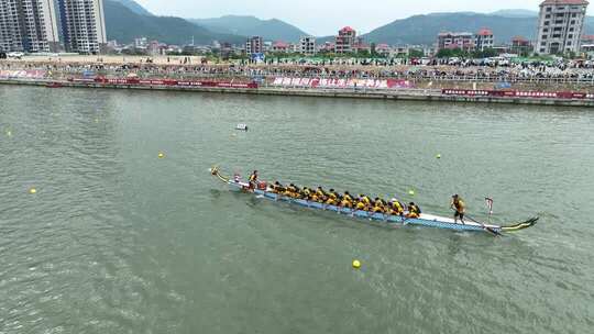 龙舟比赛现场画面