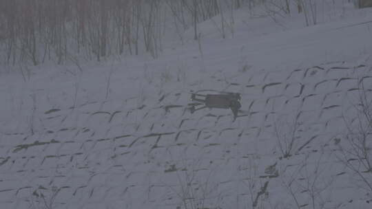 无人机雪地飞行