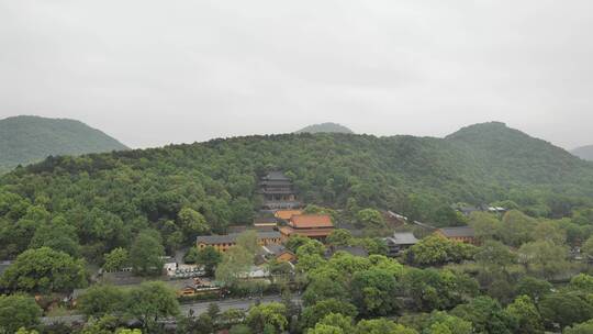 航拍浙江杭州雷峰塔，城隍阁