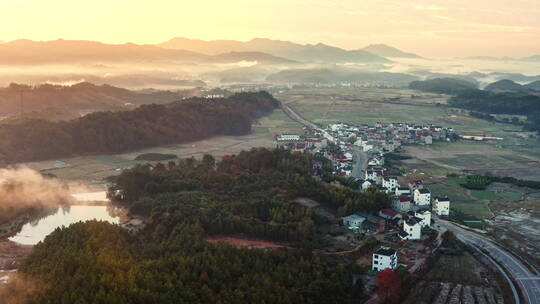 清晨最美乡村景德镇清晨日出云海