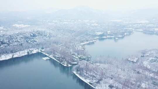 杭州西湖雪景杨公堤雪景浙江雪景游船码头