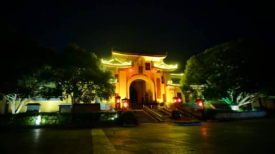 桂林靖江王府广西师范大学校门夜景