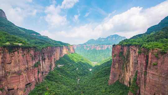 河南林州太行山万仙山景区郭亮村峡谷