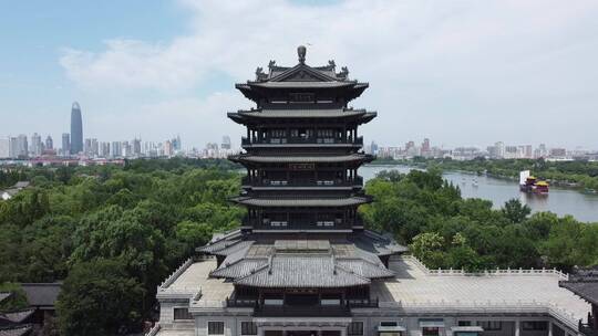 济南大明湖超然楼下移镜头