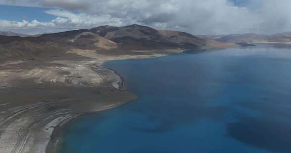 西藏那曲佩古措蓝色湖泊阿里大环线高空航拍
