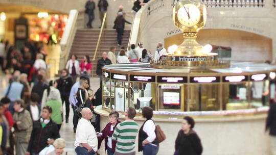 中央车站的游客延时拍摄视频素材模板下载