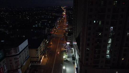 2K疫情无人的街道从楼后夜景航拍城市