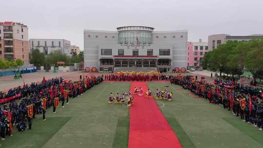 学校为高三学生加油送祝福活动