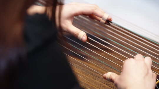 古筝民乐拨弦