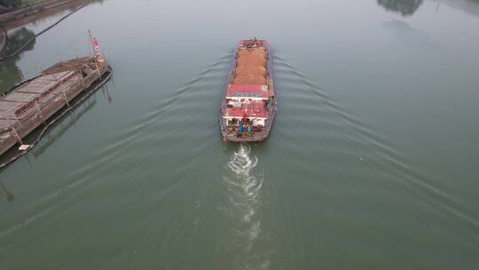 江上运沙船航拍视频素材模板下载