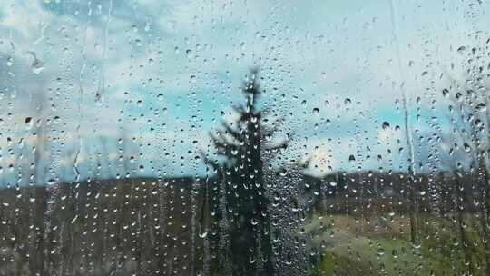 下雨 玻璃上的雨水 伤感视频素材模板下载