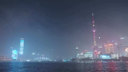 上海北外滩和黄浦江陆家嘴夜景