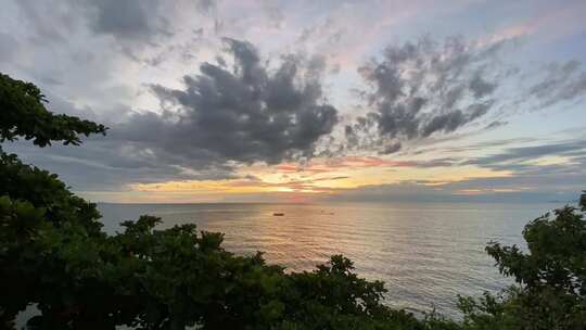 时间流逝中的海岸日落风景