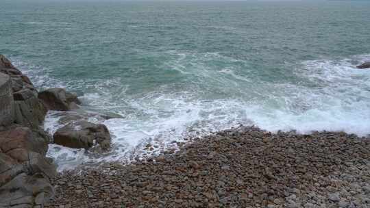 大梅沙浪涛拍岸海景实拍