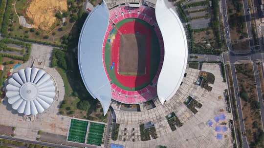 江西南昌艾溪湖奥体中心体育馆蓝天白云