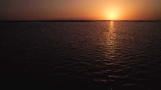 夕阳海子沙漠风光绿洲新疆乌鲁木齐米东