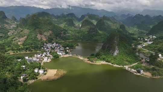 广西阳朔县新坪镇西塘自然风景区航拍湖泊