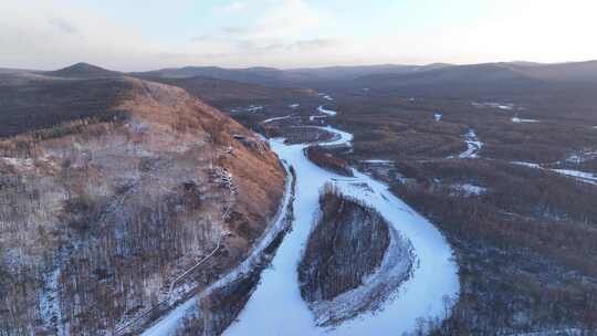 航拍大兴安岭黎明林海雪原雪河