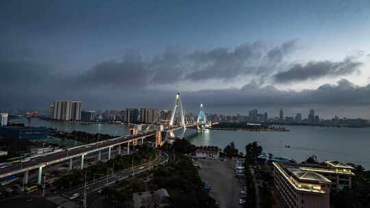 海南海口海滨新城城市车水马龙夜景灯光延时