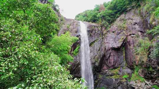 浙江宁波宁海雁苍山瀑布风景航拍