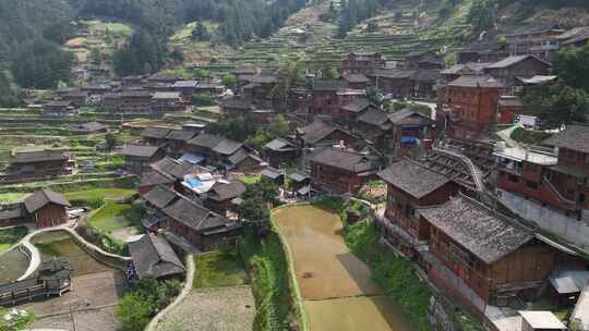 原创 贵州黔东南雷山县白岩苗寨航拍风光