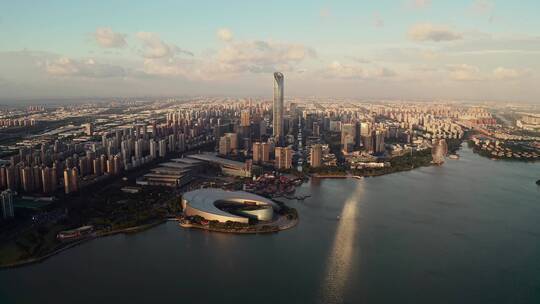 中国江苏苏州金鸡湖湖东城市风景