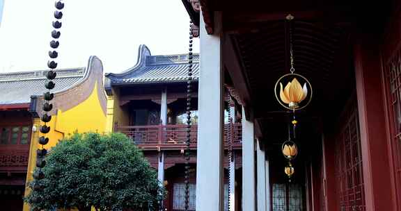 杭州灵隐寺清晨的寺庙