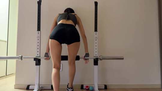 美女家里健身锻炼有氧运动视频素材模板下载