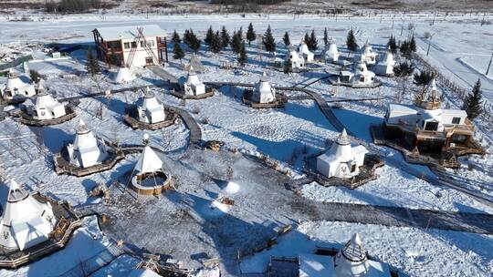 内蒙古敖鲁古雅撮罗子营地雪景